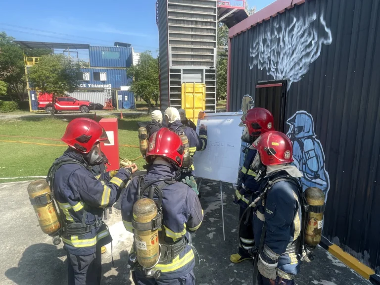 การฝึกระบบบัญชาการเหตุการณ์ในหลักสูตร Industrial Fire Operation โดยวิทยากร TFGC